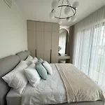 Luxurious Seaside Penthouse Апартаменты *