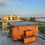 Luxurious Seaside Penthouse Apartment Haapsalu