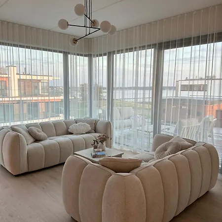 Luxurious Seaside Penthouse 公寓 哈普萨卢
