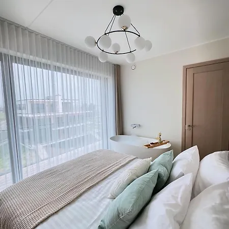 Luxurious Seaside Penthouse * הפסלאו