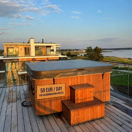 Apartment Luxurious Seaside Penthouse *