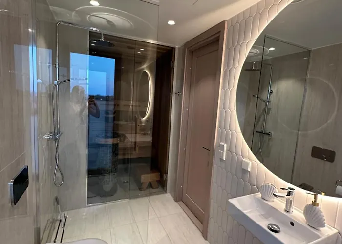 Luxurious Seaside Penthouse Apartament *